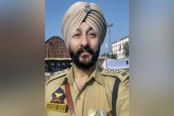 Jammu and Kashmir Cop, Arrested With Terrorists, Stripped Of Gallantry Medal Jammu and Kashmir Cop, Arrested With Terrorists, Stripped Of Gallantry Medal