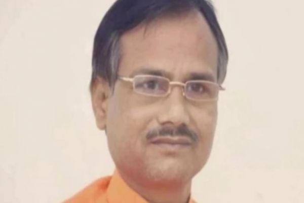 Kamlesh Tiwari murder: Bareilly cleric detained on suspicion of helping accused News Image