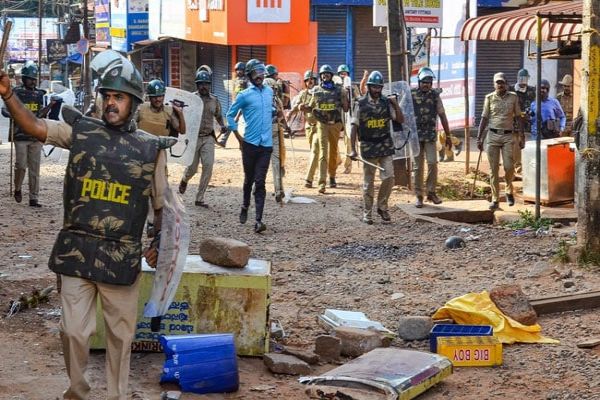 Karnataka To Conduct CID, Magisterial Inquiry Into Violent Citizenship Act Protests Karnataka To Conduct CID, Magisterial Inquiry Into Violent Citizenship Act Protests
