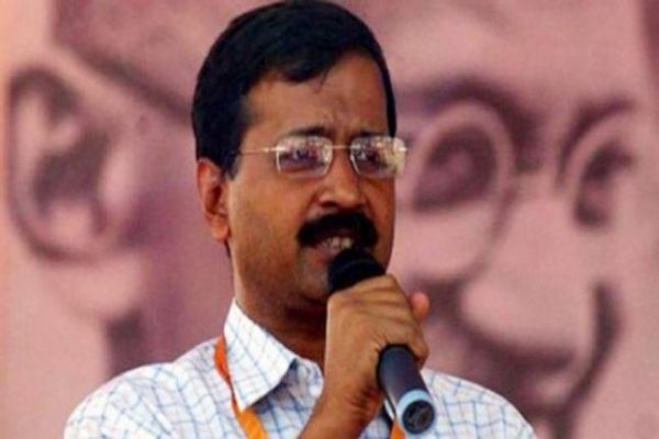 Kejriwal visits Delhi localities, asks people to check mosquito breeding News Image