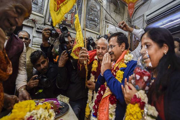 Kejriwal visits Hanuman mandir after victory, says Hanuman ji has blessed us Kejriwal visits Hanuman mandir after victory, says Hanuman ji has blessed us