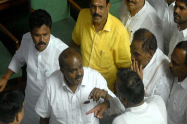 Kumaraswamy govt fate likely to be decided on Monday Kumaraswamy govt fate likely to be decided on Monday