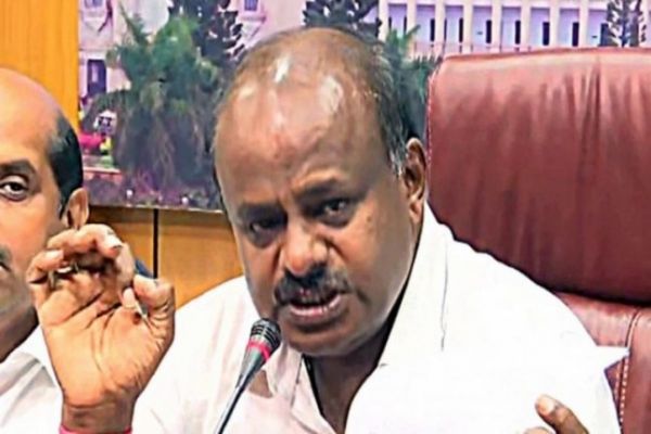 Kumaraswamy slams Sadananda Gowda over remarks on his family News Image
