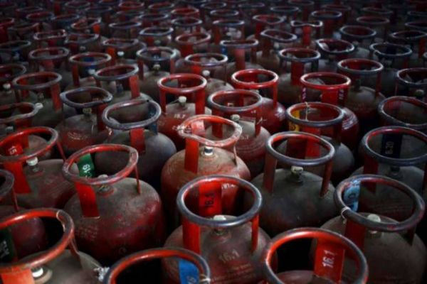 LPG prices may come down next month: Dharmendra Pradhan LPG prices may come down next month: Dharmendra Pradhan