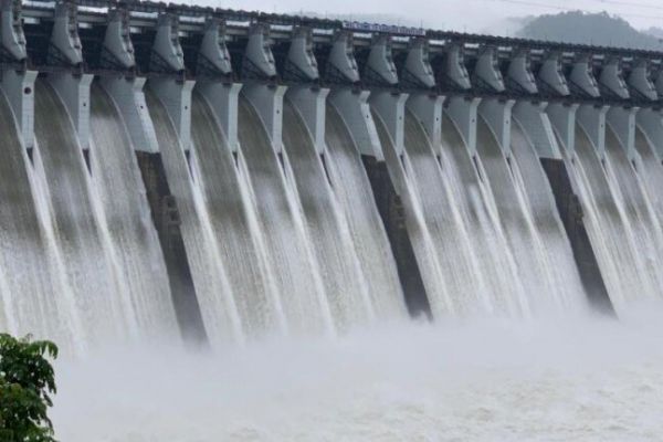 Madhya Pradesh: Karbala Bridge in Sehore submerged due to heavy rains News Image