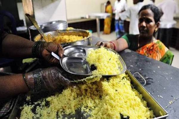 Maharashtra: Rs 10 'Shivbhojan' meal scheme to be launched on Jan 26 Maharashtra: Rs 10 'Shivbhojan' meal scheme to be launched on Jan 26
