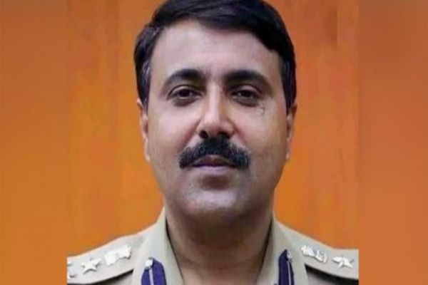 Maharashtra IPS officer quits over 'communal, unconstitutional' CAB News Image