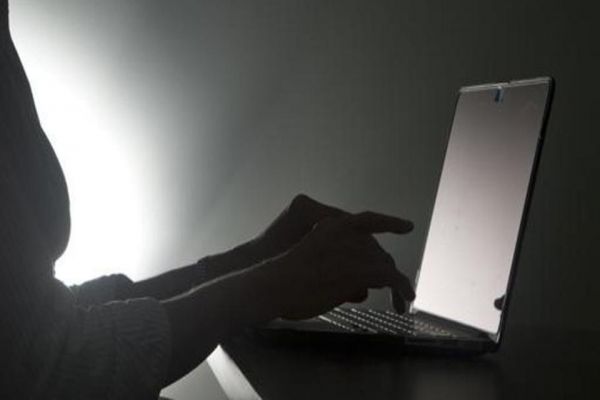 Man blackmails ex-girlfriend with private photos, asks to pay 5L: Cops News Image