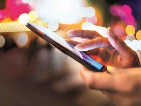 Mobile internet services restored in Kargil after 145 days Mobile internet services restored in Kargil after 145 days