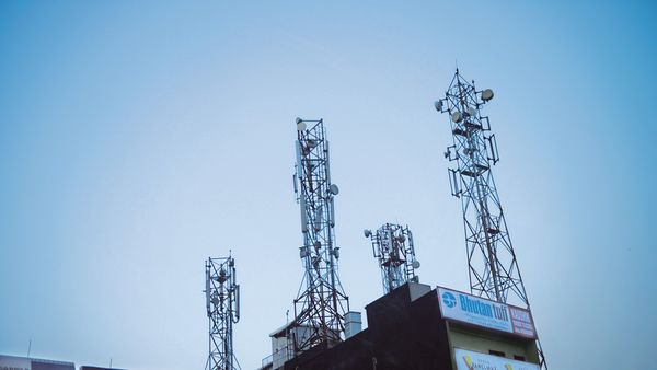 Mobile users used 54,917 million GB data till Sept: Trai Mobile users used 54,917 million GB data till Sept: Trai