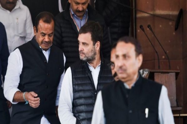 Modi doesn't behave like prime minister: Rahul Gandhi Modi doesn't behave like prime minister: Rahul Gandhi