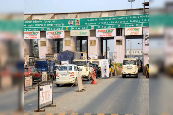 NHAI to remove speed breakers at toll plazas NHAI to remove speed breakers at toll plazas