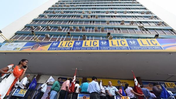 Now, LIC may be roped in as well to reconstruct Yes Bank Now, LIC may be roped in as well to reconstruct Yes Bank