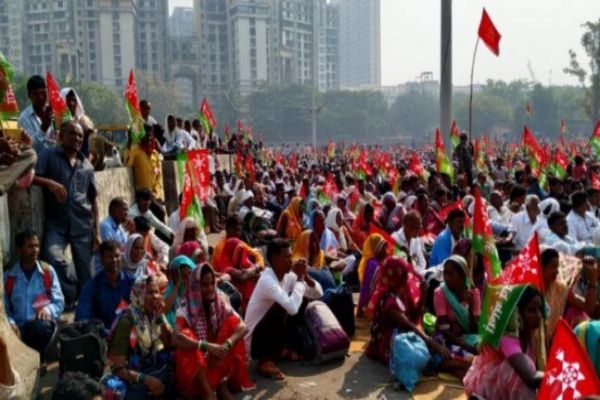 Over 250 tribals stopped from march to Coimbatore Over 250 tribals stopped from march to Coimbatore