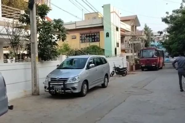 Over Rs 2,000 Crore Uncovered In Income Tax Raids In Andhra, Telangana Over Rs 2,000 Crore Uncovered In Income Tax Raids In Andhra, Telangana