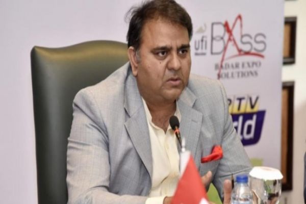 Pakistan minister says will provide internet in Kashmir, gets brutally trolled News Image