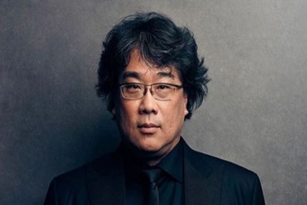 Parasite director Bong Joon Ho gets hero's welcome in South Korea Parasite director Bong Joon Ho gets hero's welcome in South Korea