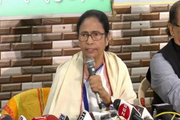 PM, Amit Shah Statements On Nationwide NRC Contradictory: Mamata Banerjee PM, Amit Shah Statements On Nationwide NRC Contradictory: Mamata Banerjee