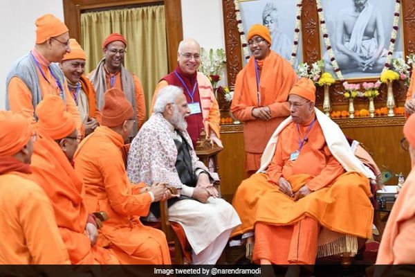 PM Modi Reaches Belur Math, To Spend Night, Attend Morning Prayers PM Modi Reaches Belur Math, To Spend Night, Attend Morning Prayers