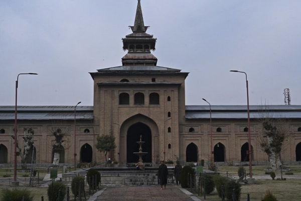 Prayers At Srinagar's Jama Masjid For 1st Time Since Article 370 Removed Prayers At Srinagar's Jama Masjid For 1st Time Since Article 370 Removed