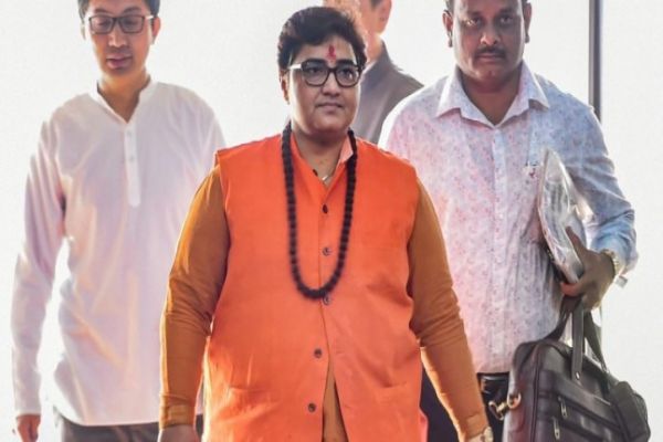 Protest against Sadhvi Pragya Thakur in Bhopal over her statement on Godse News Image