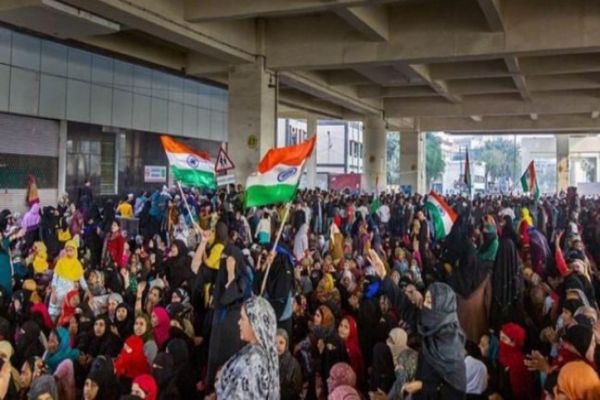 Protesters torch 2 houses, fire tender at Jaffrabad, Maujpur News Image