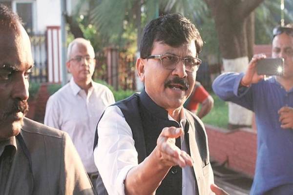 Rahul Gandhi should work hard, spend 15 hours in Congress office: Sena Rahul Gandhi should work hard, spend 15 hours in Congress office: Sena
