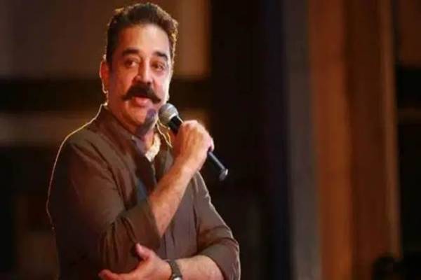 Rajinikanth has 'duty' to strive for TN's development: Kamal Haasan Rajinikanth has 'duty' to strive for TN's development: Kamal Haasan