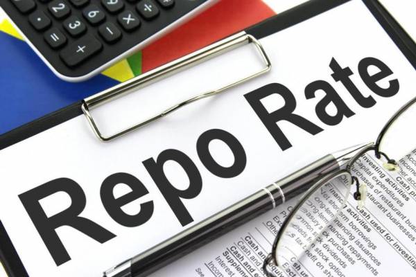 RBI cuts repo rate by 25 basis points News Image