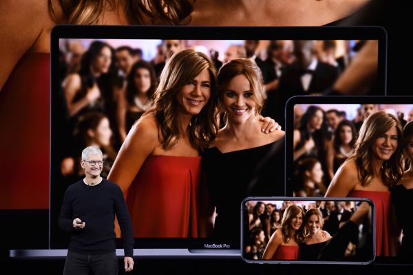 Ricky Gervais blasts Apple at the Golden Globes for China 'sweatshops' Ricky Gervais blasts Apple at the Golden Globes for China 'sweatshops'
