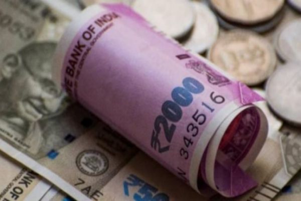 Rupee skids 19 paise amid renewed global trade tiff concerns News Image