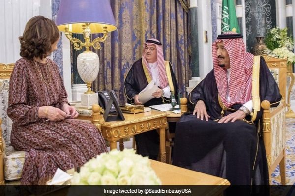 Saudi King Hosts CIA Chief After Spying On Twitter Users Charges News Image