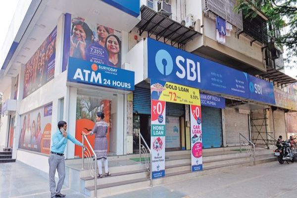 SBI asks customers to update mobile numbers for ATM cash withdrawals SBI asks customers to update mobile numbers for ATM cash withdrawals