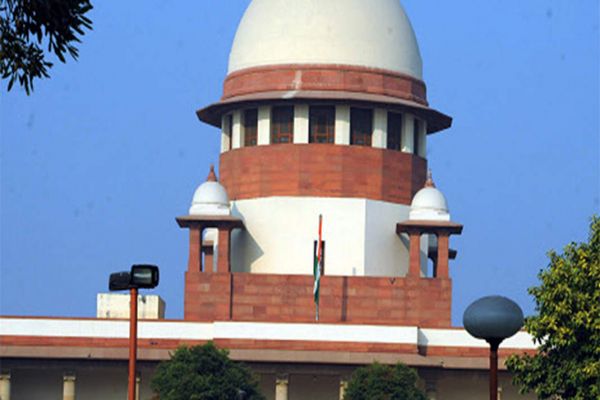 SC agrees to hear journalist's plea challenging CAA, issues notice to Centre SC agrees to hear journalist's plea challenging CAA, issues notice to Centre