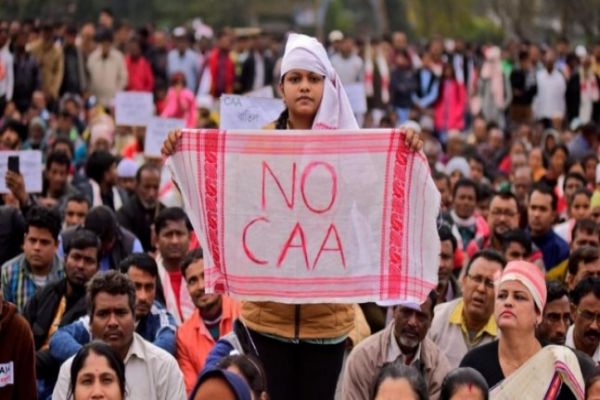 Scuffle breaks out between anti-CAA protesters, BJP workers in Assam's Titabar Scuffle breaks out between anti-CAA protesters, BJP workers in Assam's Titabar