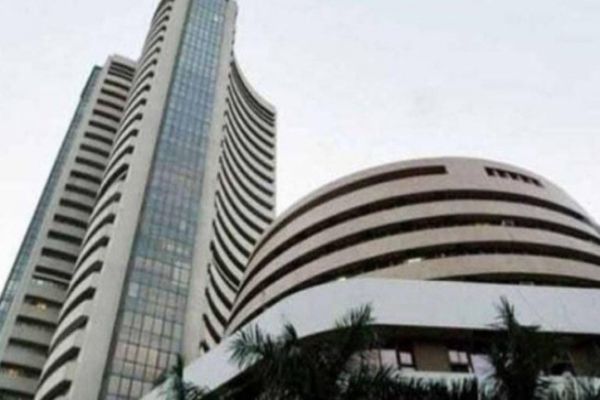 Sensex rallies 411 points, banks lead gains Sensex rallies 411 points, banks lead gains