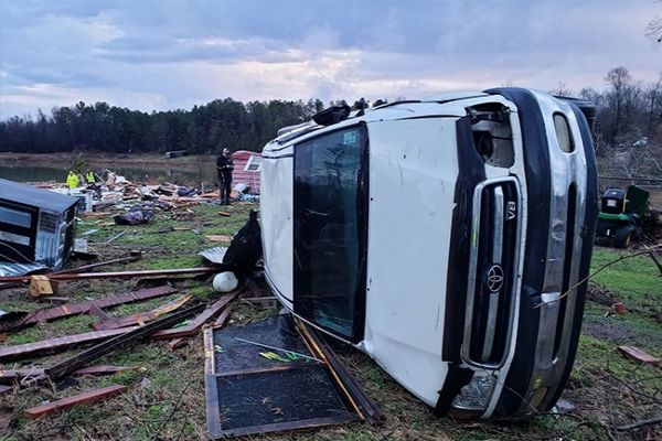 Severe Storm Sweeps Southern US, 11 Dead Severe Storm Sweeps Southern US, 11 Dead