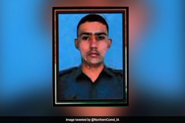 Soldier Cremated With State Honours, 3-Month-Old Daughter Lights Pyre News Image