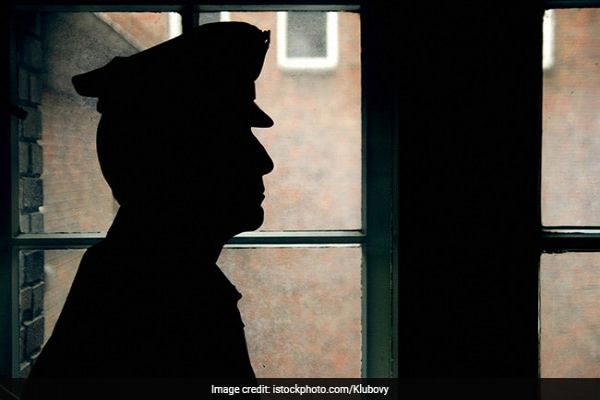 Speeding Truck Kills Couple In Maharashtra's Nagpur, 2 Children Injured Speeding Truck Kills Couple In Maharashtra's Nagpur, 2 Children Injured