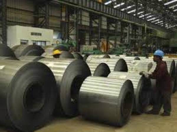 Steel tycoon banks on exports as demand plunges in India News Image