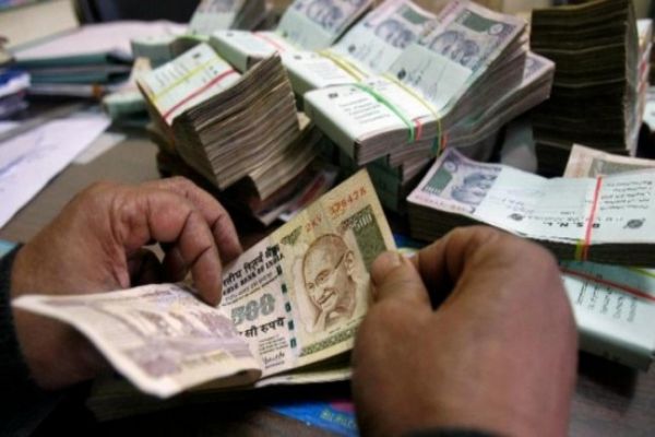 Tamil Nadu: Two women with Rs 45,000 in demonetised notes get relief News Image