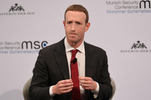 Treat us like something between a telco and a newspaper, says Facebook's Zuckerberg Treat us like something between a telco and a newspaper, says Facebook's Zuckerberg
