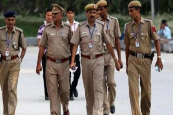 TV journalists attacked by miscreants in Amaravati TV journalists attacked by miscreants in Amaravati