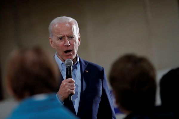 U.S. presidential hopefuls Sanders, Biden in tight race in early primary states U.S. presidential hopefuls Sanders, Biden in tight race in early primary states