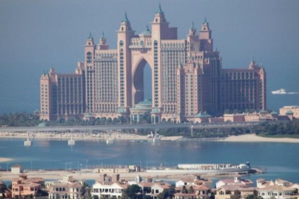 UAE offers 5-year tourist visa for all nationalities under new scheme UAE offers 5-year tourist visa for all nationalities under new scheme