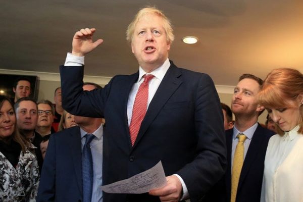 UK Unveils New Fast-Track Visa Scheme For Scientists After Brexit UK Unveils New Fast-Track Visa Scheme For Scientists After Brexit