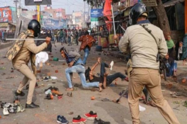UP police crushing anti-CAA protest in Aligarh: Sumaiyaa UP police crushing anti-CAA protest in Aligarh: Sumaiyaa