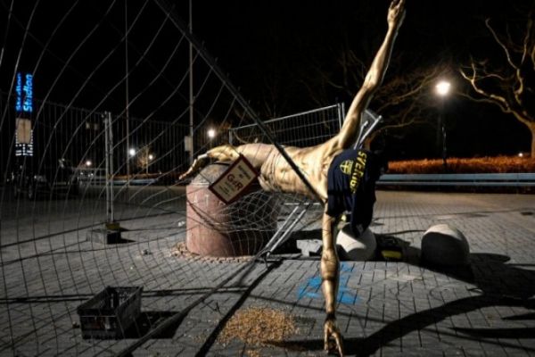 Vandals topple Zlatan Ibrahimovic's statue in Malmo Vandals topple Zlatan Ibrahimovic's statue in Malmo