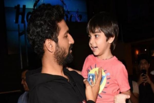 Vicky Kaushal asks young fan where he is from, gets savage reply News Image