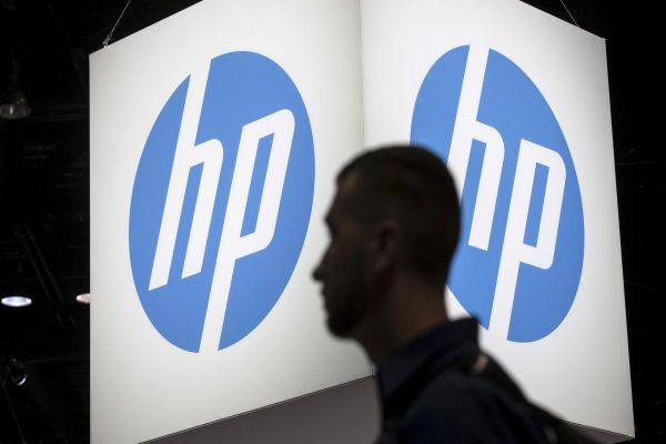 Xerox courts HP shareholders as takeover battle heats up Xerox courts HP shareholders as takeover battle heats up